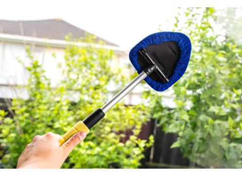gallery image of Rain-X Extendable Triangle Microfibre Window Cleaner